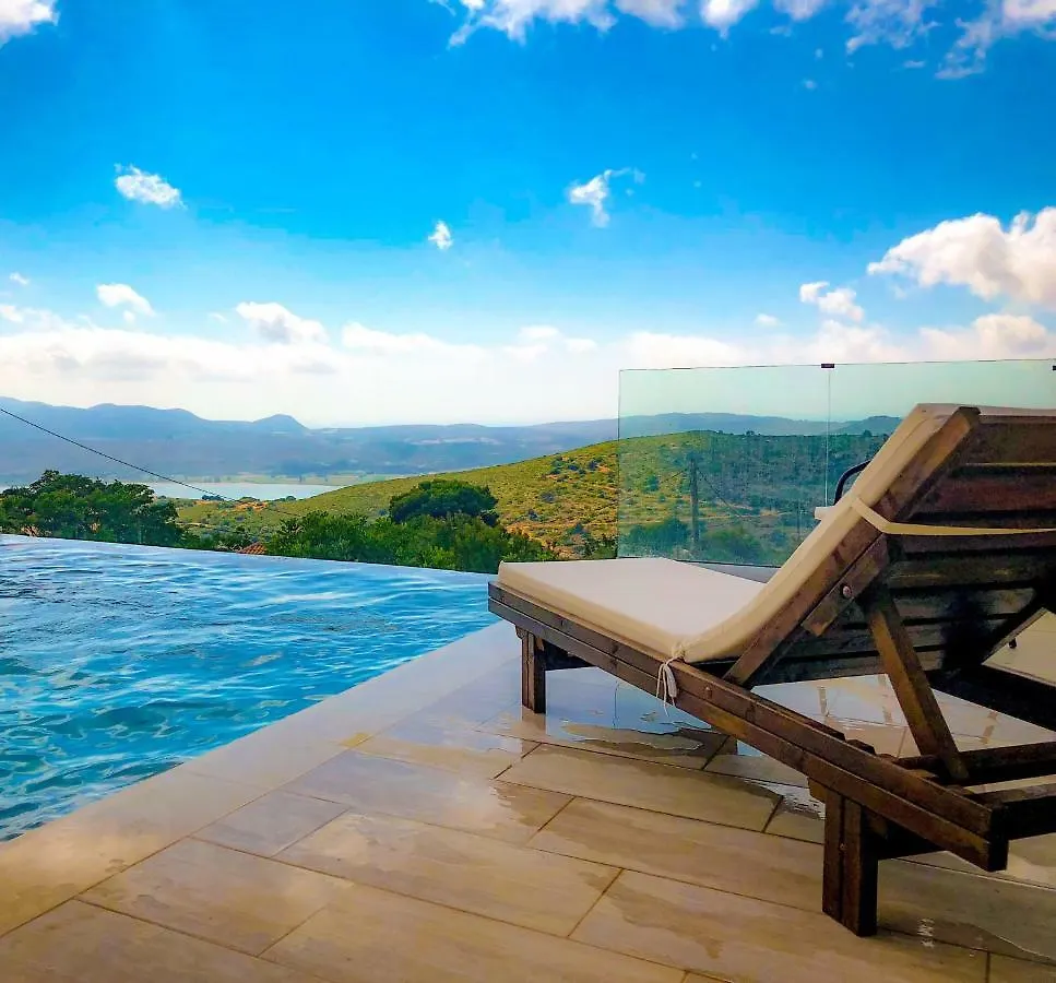 Kontakt z Luxury Villa With Private Infinity Pool
